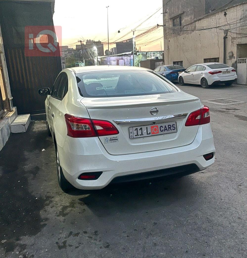 نیسان سێنترا